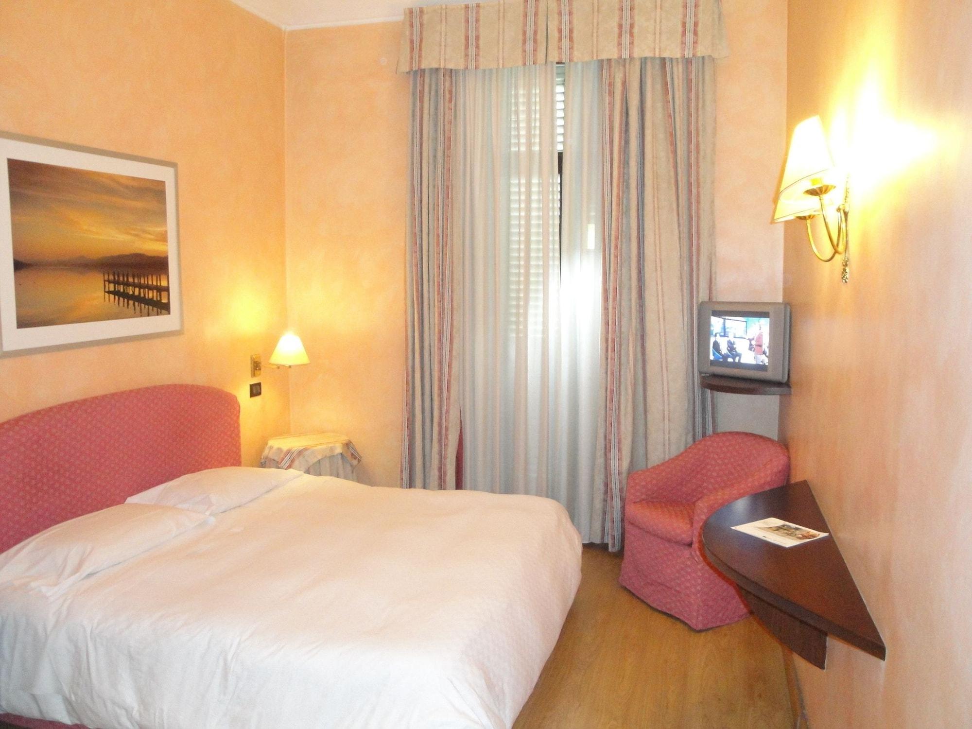 Hotel Due Mondi Турин Экстерьер фото